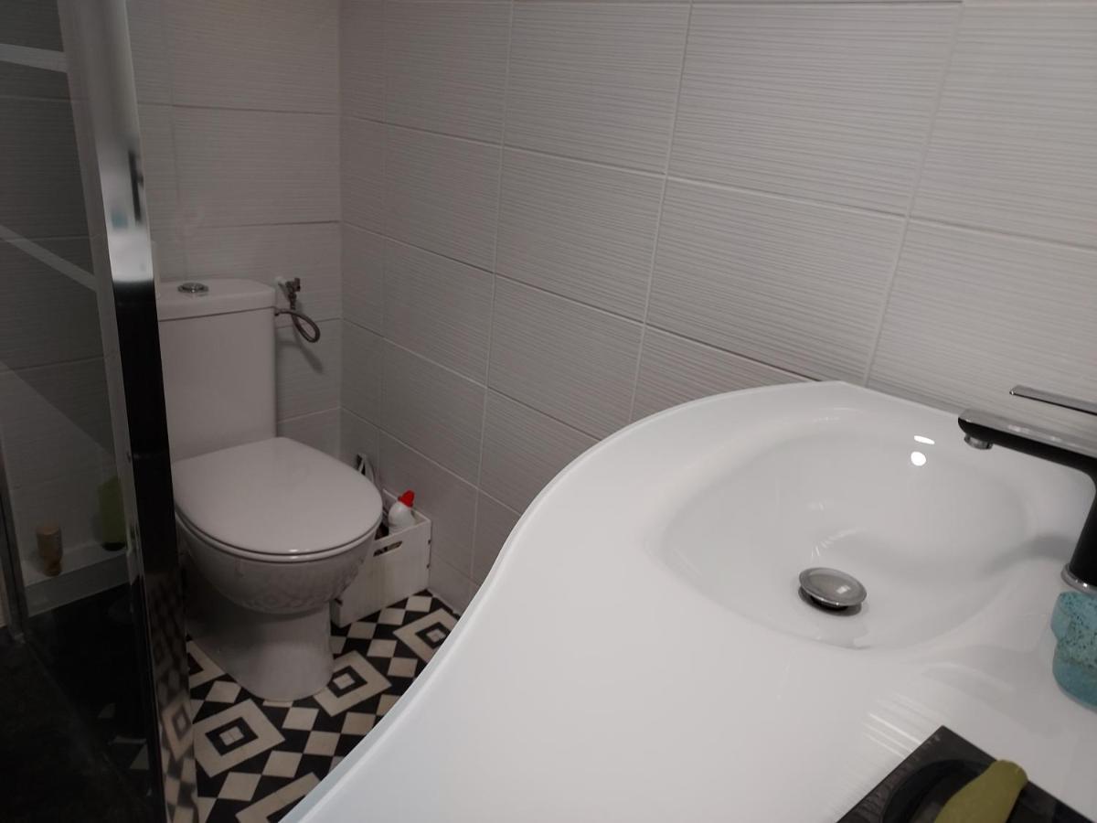Rez-De-Chaussee Privatif Spacieux 3* D'Une Villa Centre Ville Hyères Eksteriør bilde
